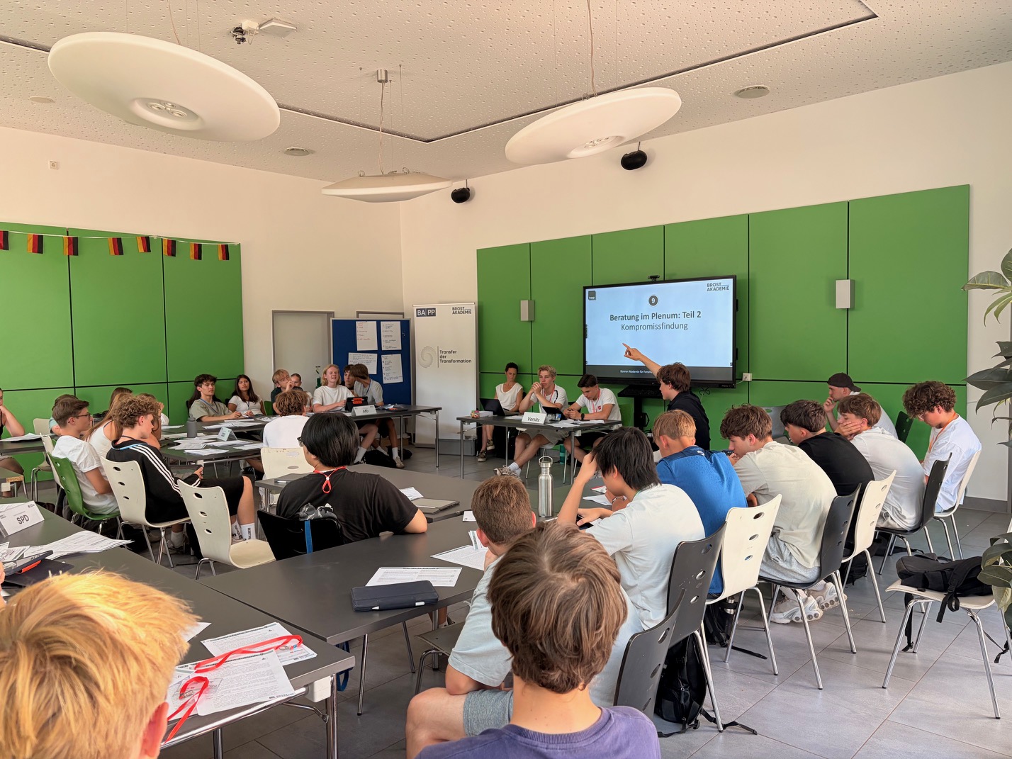 Planspiel „Ruhr. Macht. Zukunft“ am Ernst-Kalkuhl-Gymnasium Bonn - BAPP | Bonner Akademie für Forschung und Lehre praktischer Politik